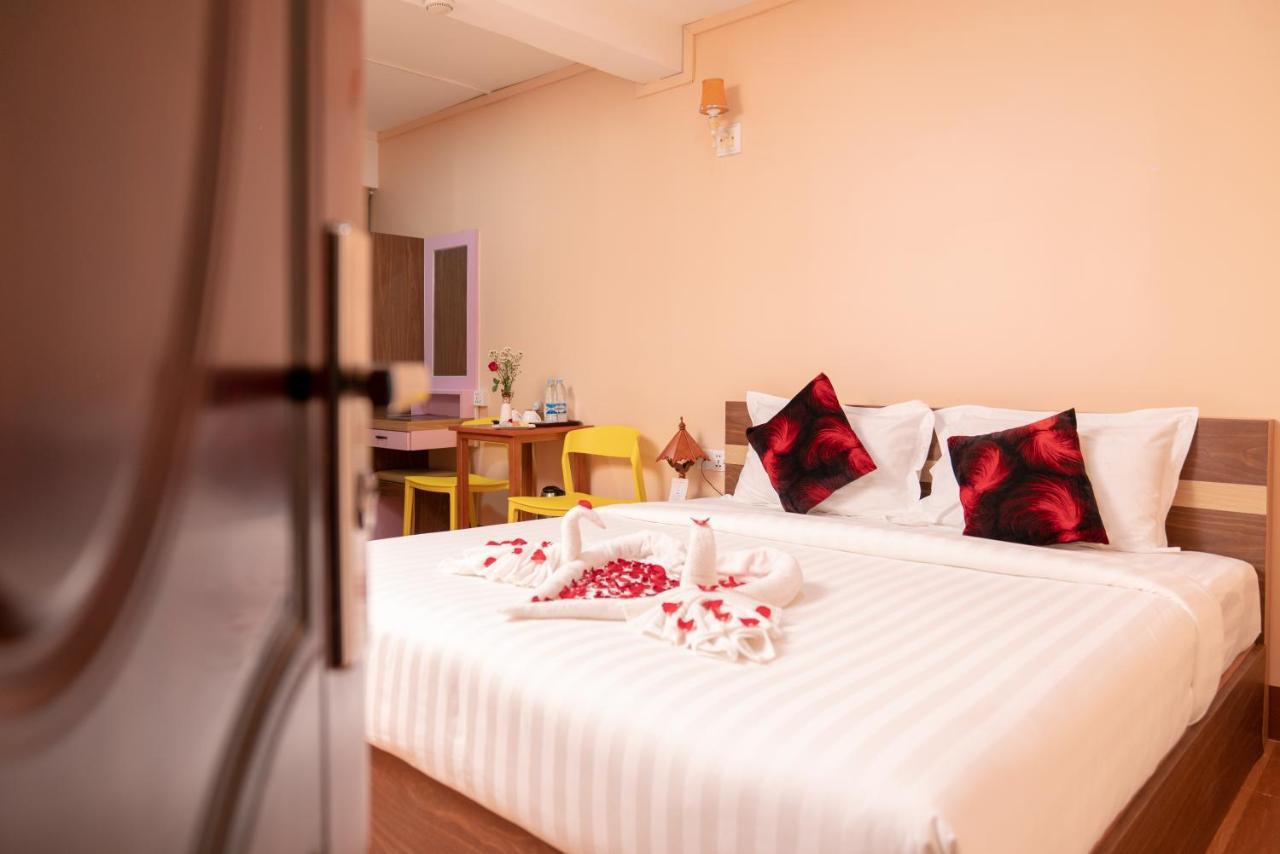 Hotel Chicago Yangon Luaran gambar
