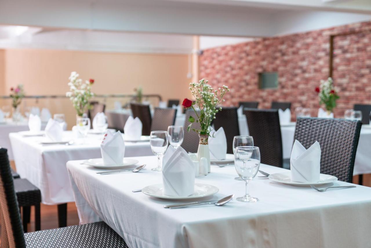 Hotel Chicago Yangon Luaran gambar